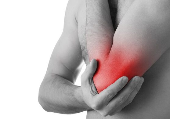 Opuch a akútna bolesť v kĺbe sú príznakmi posledného štádia artrózy